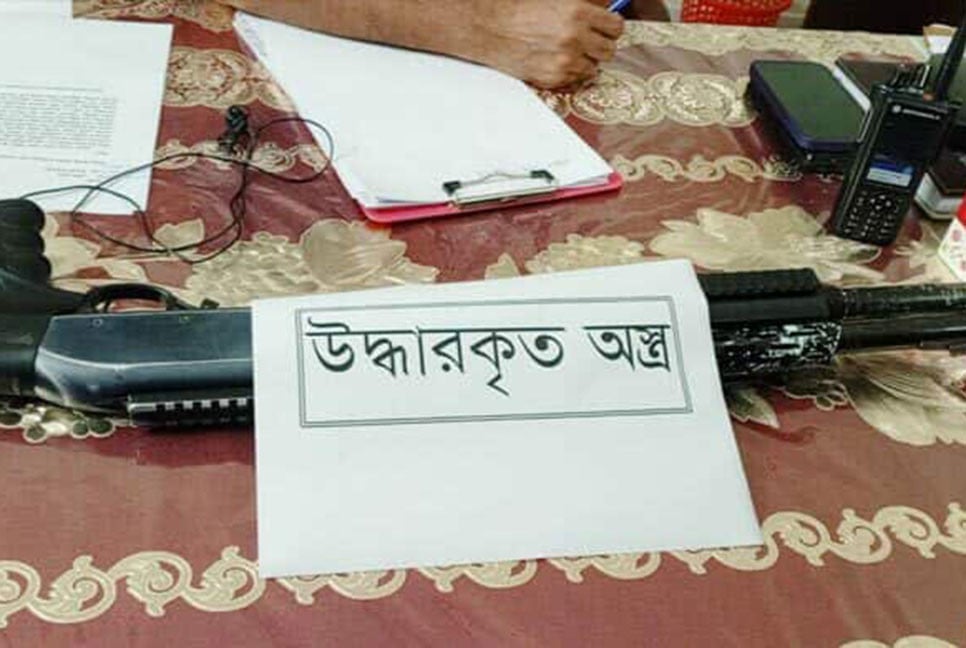 ফরিদপুরে থানা থেকে লুট হওয়া অস্ত্র উদ্ধার