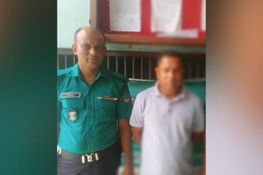 স্কুলছাত্রীকে ধর্ষণের অভিযোগে অভিযুক্ত গ্রেফতার