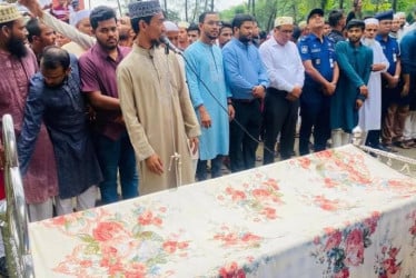 নোয়াখালীতে নিজ গ্রামে শহীদ হাসানের জানাজা ও দাফন সম্পন্ন