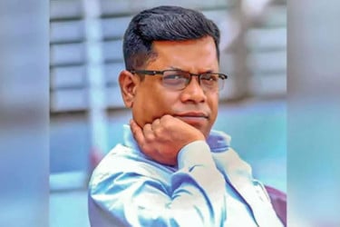 কলার ধরে ডলার নিয়ন্ত্রণের প্রশ্ন কেন?