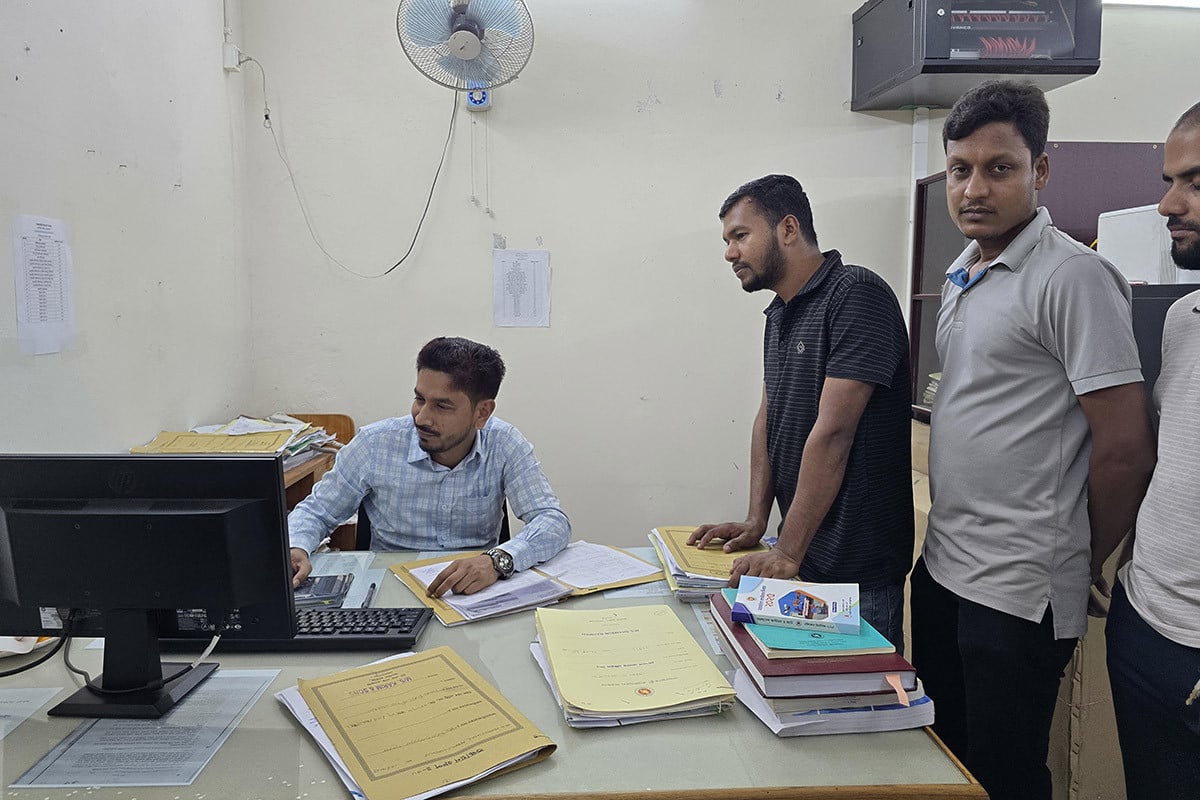 অচলাবস্থার পর বেনাপোল কাস্টমসে ফিরেছে কর্মচাঞ্চল্য