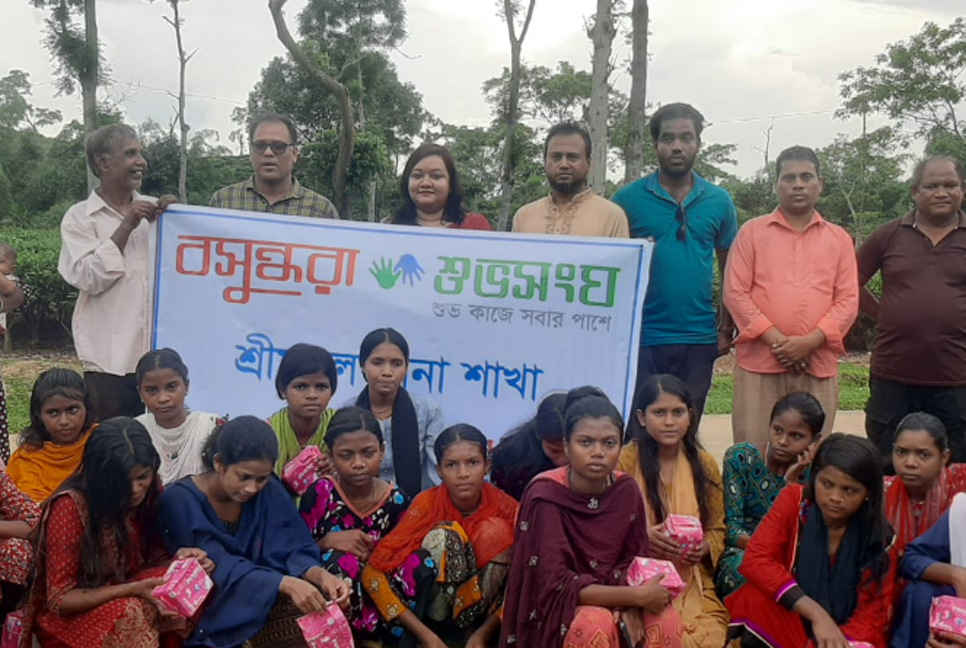 চা বাগানে স্বাস্থ্য সুরক্ষায় বসুন্ধরা শুভসংঘের স্যানিটারি ন্যাপকিন বিতরণ কর্মসূচি