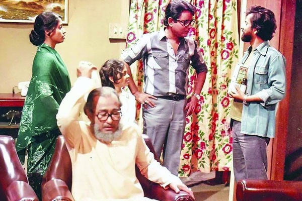 ‘এইসব দিনরাত্রি’র সৃষ্টি যেভাবে