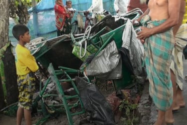 সাতক্ষীরায় সড়ক দুর্ঘটনায় শিশু নিহত, আহত ৫