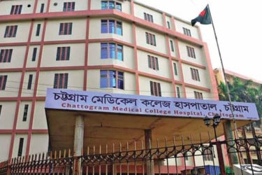 চট্টগ্রামে গুলিবিদ্ধ ‘সন্ত্রাসী’ ঢাকাইয়া আকবর মারা গেছেন
