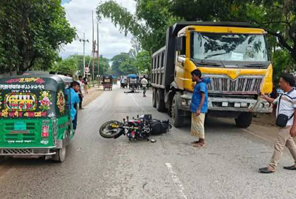 রামুতে ট্রাকচাপায় মোটরসাইকেল আরোহী নিহত