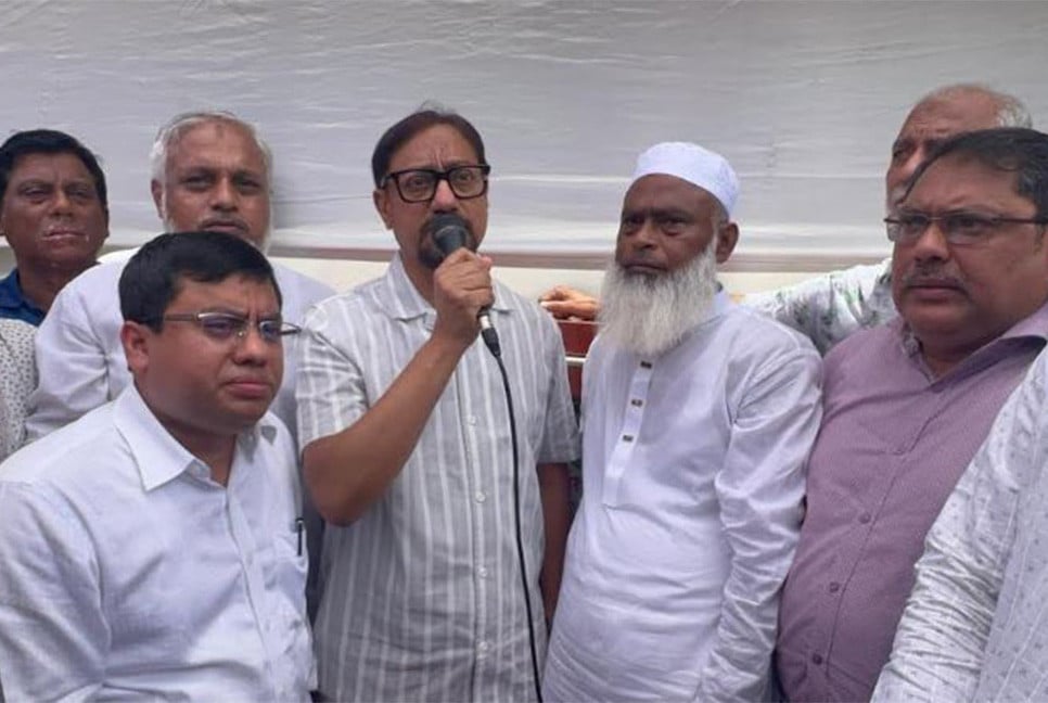 নগরীর যোগাযোগ ব্যবস্থা ঢেলে সাজানো হচ্ছে: চসিক মেয়র