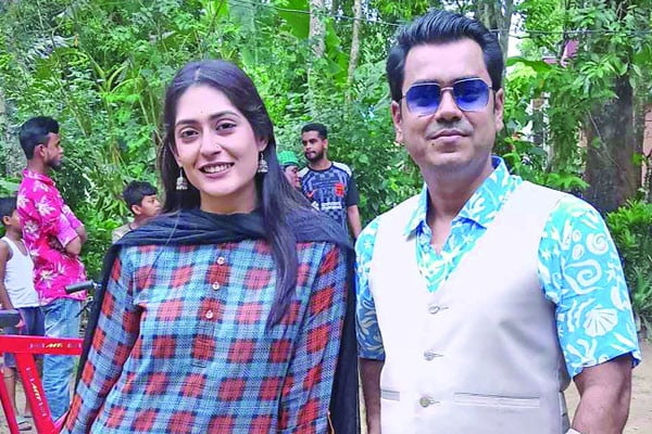 দুবাই প্রবাসী নীরু-পূর্ণিমা