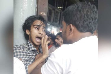 নিউমার্কেট এলাকায় ঢাবির দুই শিক্ষার্থীকে মারধর, তিন দোকানি রিমান্ডে