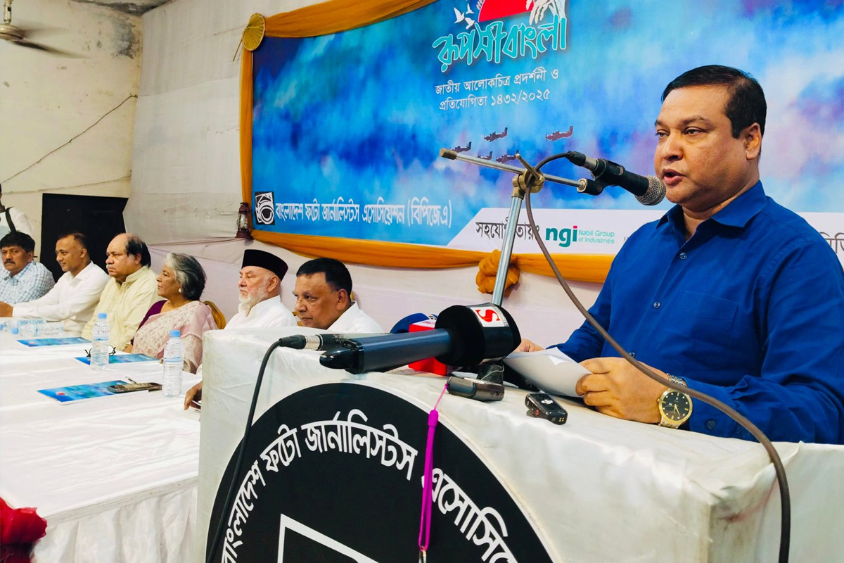 একটি ছবি লাখ শব্দের সমান, বলে দেয় হাজারো কথা : কাদের গনি চৌধুরী