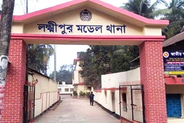 ছাত্রীকে যৌন হয়রানি, প্রধান শিক্ষককে পিটুনি দিয়ে পুলিশে সোপর্দ