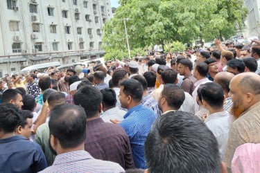 কর্মচারিদের দাবি প্রধান উপদেষ্টাকে অবহিত করবেন মন্ত্রিপরিষদ সচিব