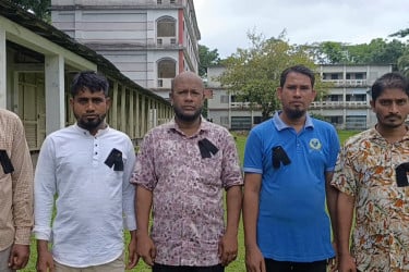 ভোলায় ৭৫ শতাংশ উৎসব ভাতার দাবিতে কর্মবিরতি