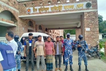 ভোলায় ঢাকাগামী লঞ্চ থেকে হরিণের মাংস উদ্ধার, দুই পাচারকারী আটক