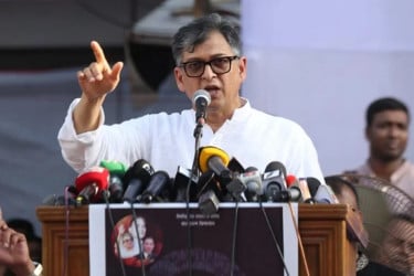 সরকার নাটক করেছে: সালাহউদ্দিন আহমেদ