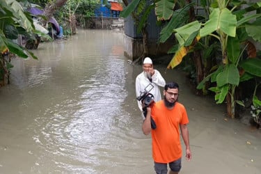 নিম্নচাপের প্রভাবে ভোলায় নদী উত্তাল, প্লাবিত নিম্নাঞ্চল