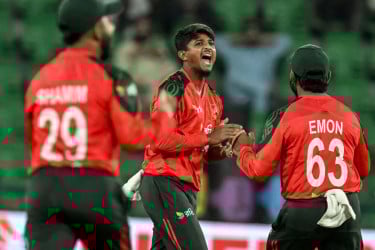 বাংলাদেশকে চ্যালেঞ্জিং লক্ষ্য দিল পাকিস্তান