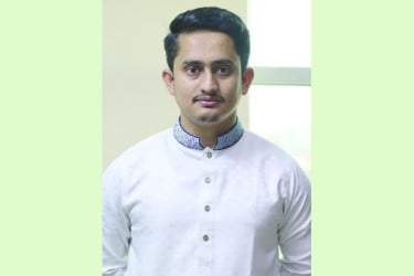 সারজিসের বিরুদ্ধে আদালত অবমাননার অভিযোগ