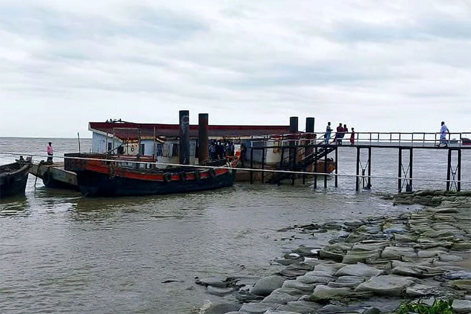 ৬ অঞ্চলের নদীবন্দরে ২ নম্বর নৌ হুঁশিয়ারি সংকেত