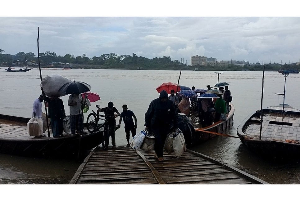 বঙ্গোপসাগরে নিম্নচাপ, উপকূলে টানা বৃষ্টিপাত