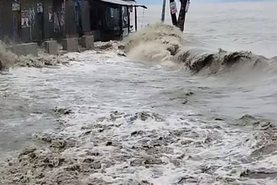 লঘুচাপে নোয়াখালীতে টানা বৃষ্টি, হাতিয়ার নিম্নাঞ্চল প্লাবিত