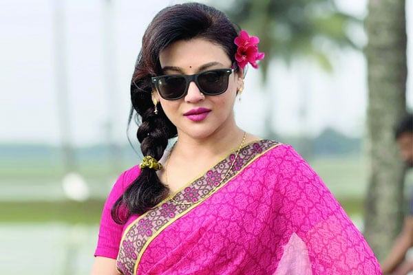 আজও অর্ধাঙ্গিনী জয়া