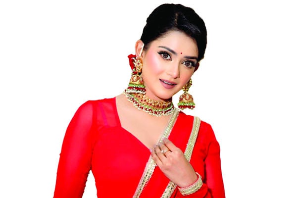 লুকোচুরি খেলছেন তিশা