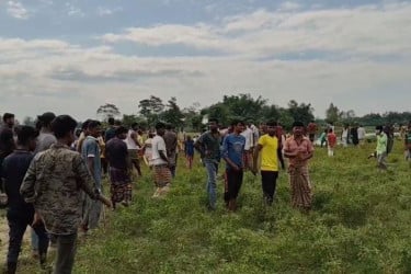 বিএসএফের পুশইন ব্যর্থ: ১৭ ঘণ্টা পর ৫৭ ভারতীয়কে ফিরিয়ে নিল ভারত