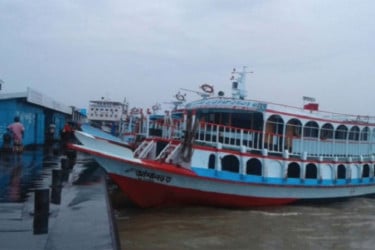দৌলতদিয়া-পাটুরিয়া নৌরুটে লঞ্চ চলাচল বন্ধ