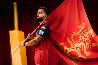 অধরা স্বপ্নের দিকে এখন চোখ কোহলির