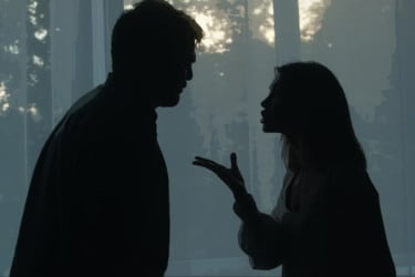 স্মার্ট টুথব্রাশে ধরা পড়ল স্বামীর পরকীয়া