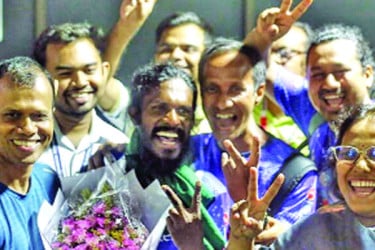 এভারেস্ট জয় তরুণ প্রজন্মকে উৎসর্গ করলেন শাকিল