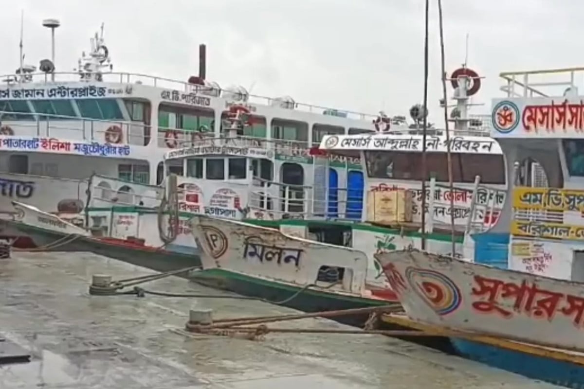 বরিশাল বিভাগে দ্বিতীয় দিনেও অভ্যন্তরীণ রুটে লঞ্চ চলাচল বন্ধ, স্বাভাবিক ঢাকা-বরিশাল নৌপথ