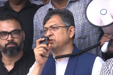 সমগ্র জাতি নির্বাচনের জন্য অপেক্ষমাণ, এটা ড. ইউনূসের বোঝা উচিত : সালাহউদ্দিন