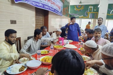 নোয়াখালীতে জিয়াউর রহমানের শাহাদাত বার্ষিকী উপলক্ষে গণভোজ