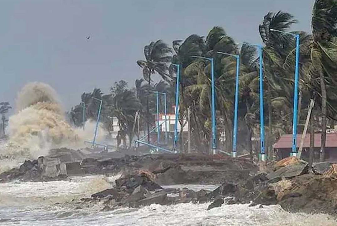 দুপুরের মধ্যে ঢাকাসহ ১৯ জেলায় ঝড়ের আভাস