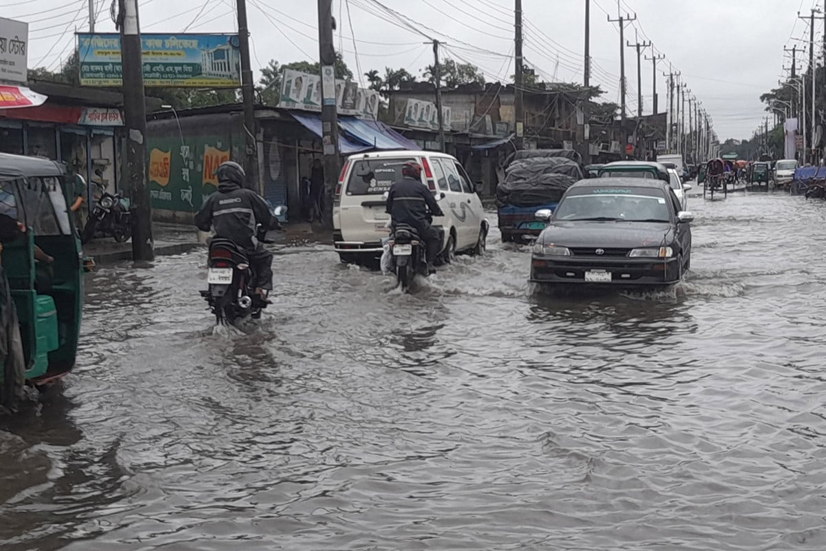 টানা বৃষ্টিতে সিলেট নগরজুড়ে জলাবদ্ধতা, তলিয়ে গেছে তিন উপজেলার নিম্নাঞ্চল