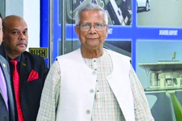 দেশে ফিরলেন প্রধান উপদেষ্টা