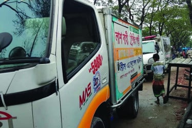 হাতিয়ার চেয়ারম্যান ঘাটে তিন দিন অপেক্ষার পর গন্তব্যে পৌঁছাল ৪ মরদেহ