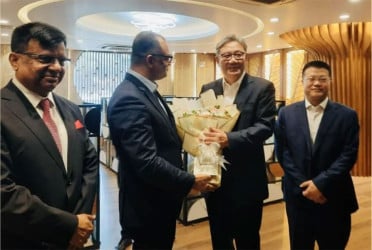 বাণিজ্য উপদেষ্টার সঙ্গে চীনের বাণিজ্য মন্ত্রীর বৈঠক, দুই সমঝোতা স্মারক স্বাক্ষর