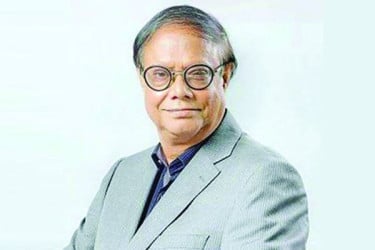 ভ্রমণপ্রেমী গভর্নরের নয় মাসে ৬৫ দিন বিদেশ সফর