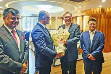 ২০০ ব্যবসায়ী নিয়ে ঢাকায় চীনা বাণিজ্যমন্ত্রী