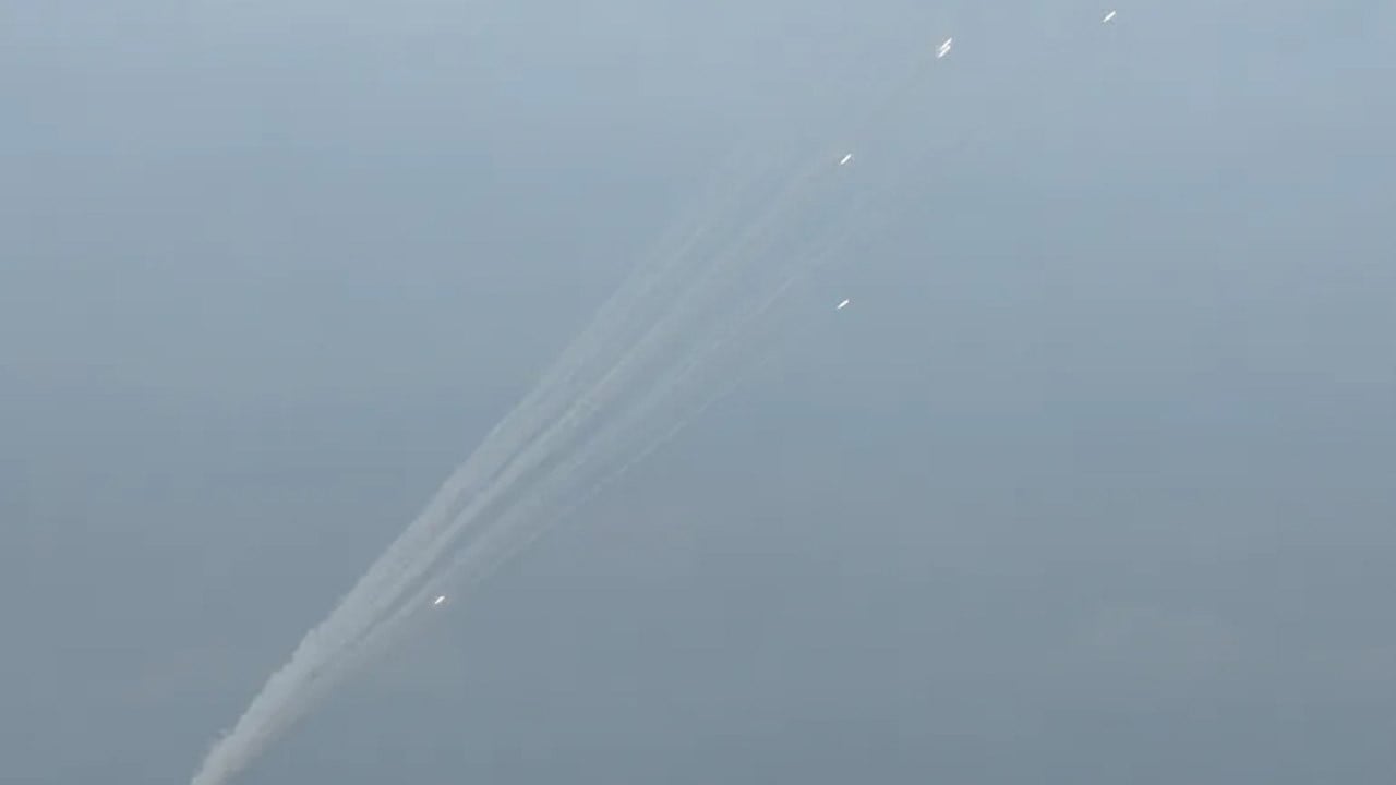গাজা থেকে ইসরায়েলে রকেট বৃষ্টি