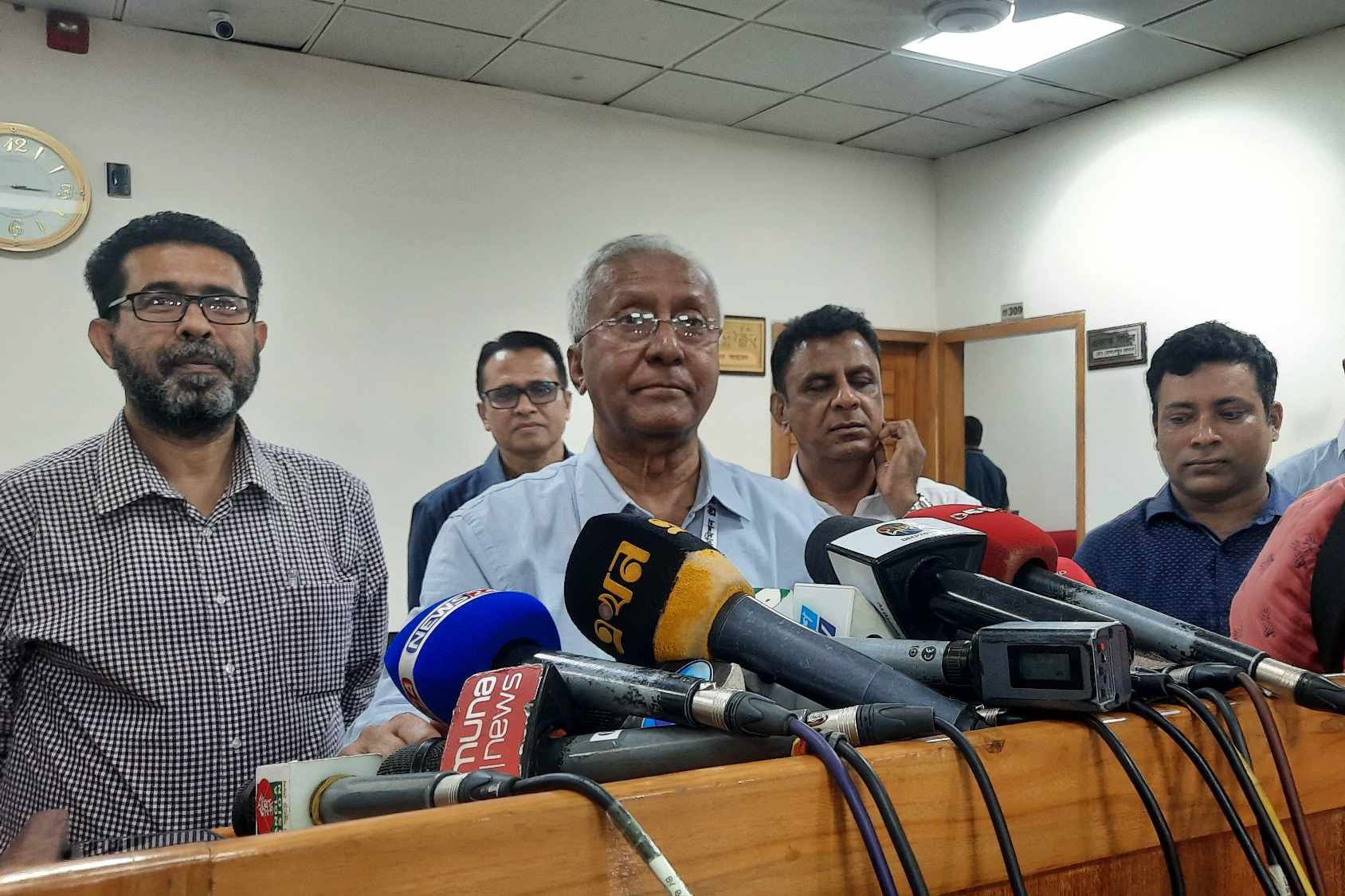 জামায়াতের নিবন্ধন, প্রতীক ও ইশরাকের শপথ ইস্যুতে আদালতের রায়ের কপির অপেক্ষায় ইসি