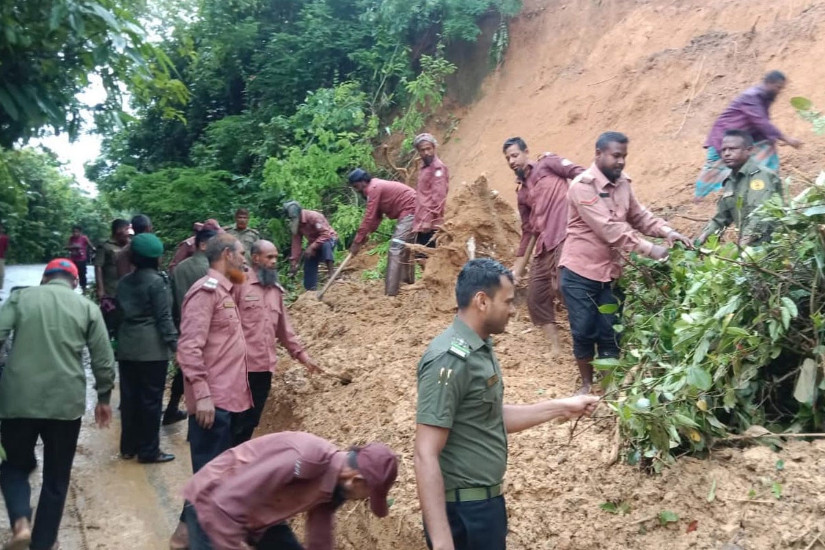 হিল আনসার ও হিল ভিডিপির নিরলস সেবায় স্বস্তি ফিরেছে জনজীবনে