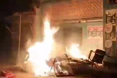 লালমনিরহাটে জাতীয় পার্টির কার্যালয়ে ভাঙচুর-অগ্নিসংযোগ