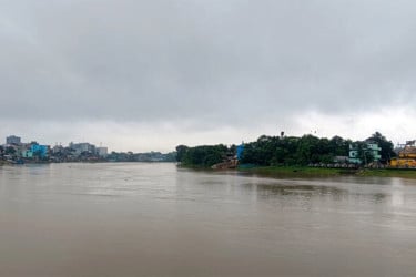 সিলেটে সুরমা-কুশিয়ারার পানি বিপৎসীমা ওপরে, রেকর্ড বৃষ্টিপাতে জনদুর্ভোগ