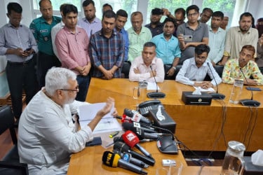 চাকরি অধ্যাদেশের কিছু ধারা অপপ্রয়োগের আশঙ্কা আছে: উপদেষ্টা