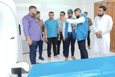 মাদারীপুর সদর হাসপাতালে দুদকের অভিযান