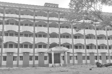 ছাত্র নেই ৫ কোটির ছাত্রাবাসে